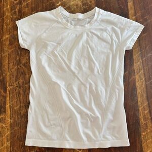 Athleta Momentum Tee